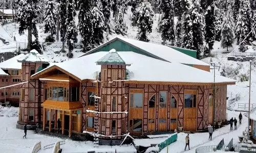 DAY 01 ARRIVE SRINAGAR | SRINAGAR LOCAL SIGHTSEEING