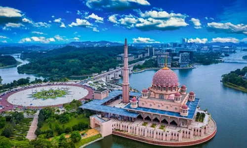 Day 03: Day Trip to Genting Highland & Batu Caves (One way Cable Car is Included)